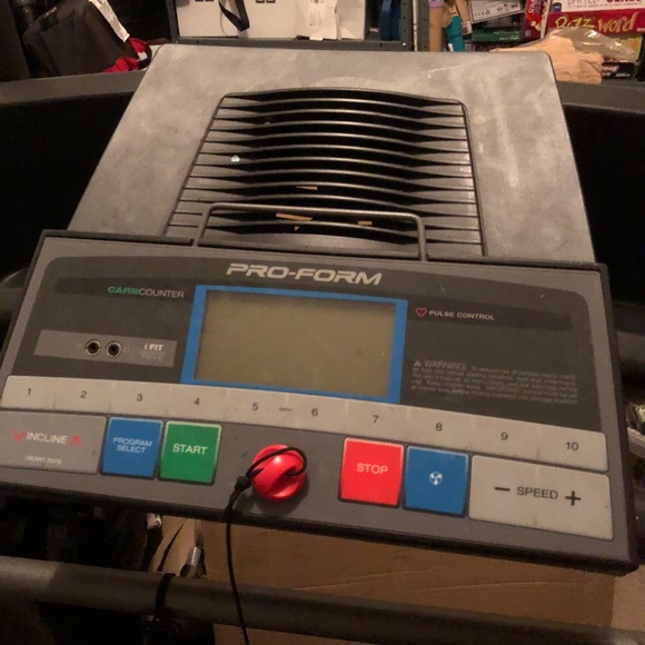 Treadmill - Picture 2 of 4